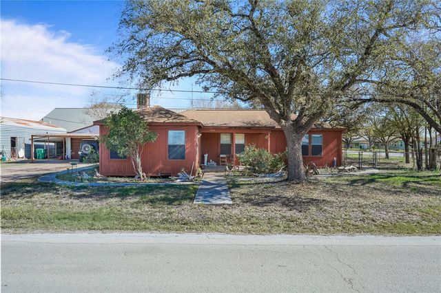 404 Louise St, Orange Grove, TX 78372