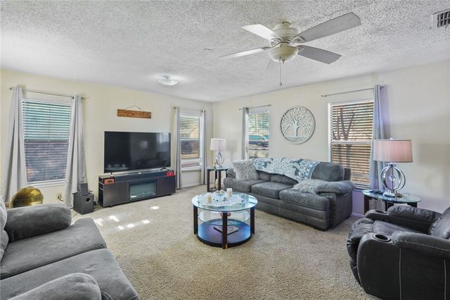 404 Louise St, Orange Grove, TX 78372