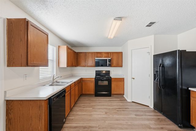 5500 Costa Mesa Drive, Fort Worth, TX 76244