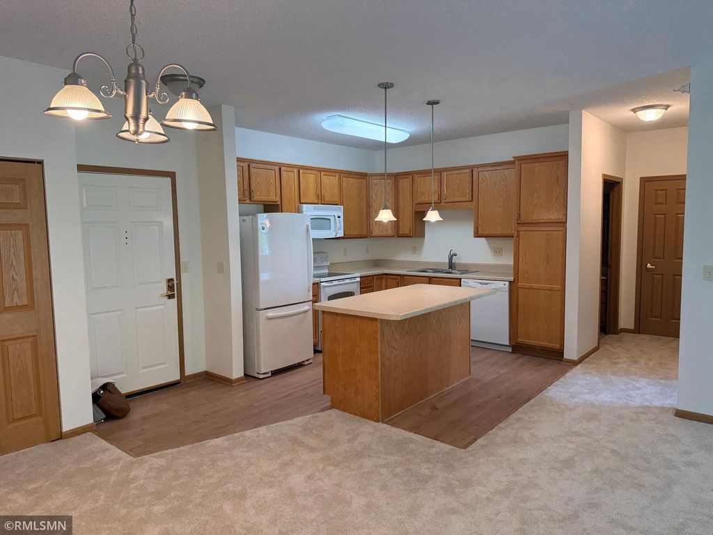8341 Lyndale Avenue S 409, Bloomington, MN 55420 — photo 4