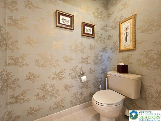 35 Inverness Lane, Palmer Twp, PA 18045