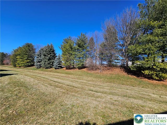 35 Inverness Lane, Palmer Twp, PA 18045