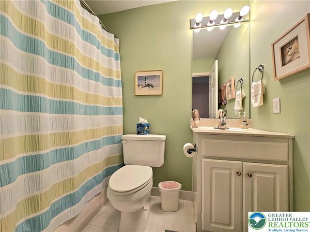 35 Inverness Lane, Palmer Twp, PA 18045