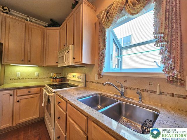 35 Inverness Lane, Palmer Twp, PA 18045