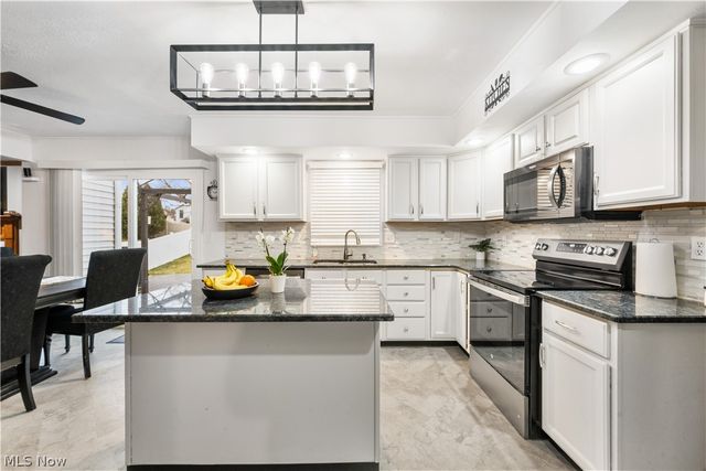 994 Countryside Drive, Medina, OH 44256