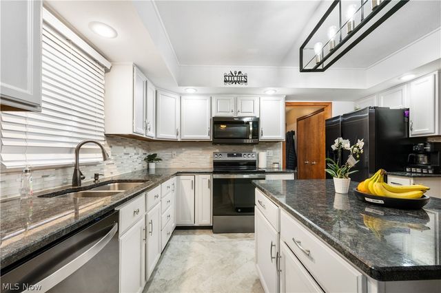 994 Countryside Drive, Medina, OH 44256