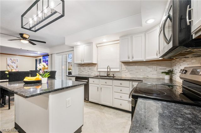 994 Countryside Drive, Medina, OH 44256