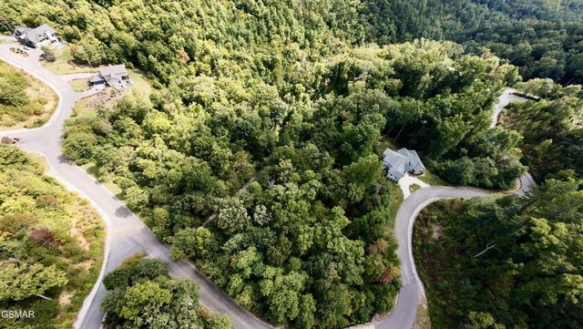 154 Summit Trails Drive, Sevierville, TN 37862