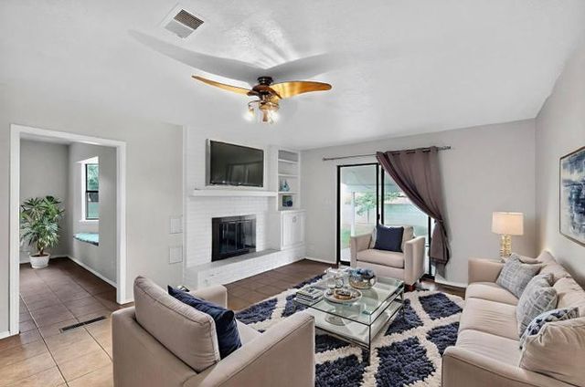 3219 June Street NE, Albuquerque, NM 87111
