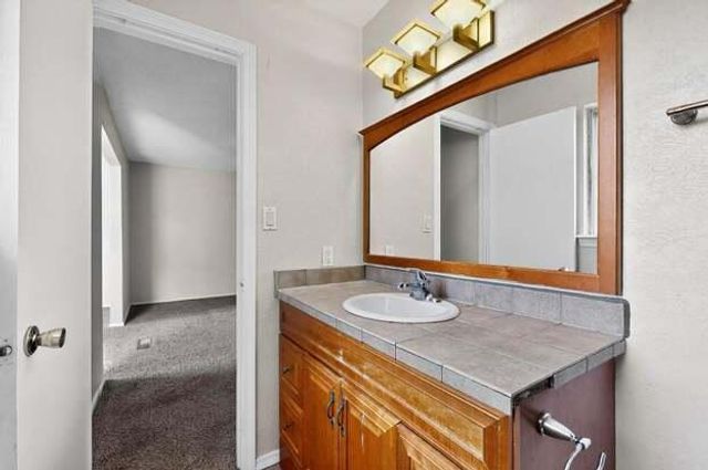 3219 June Street NE, Albuquerque, NM 87111