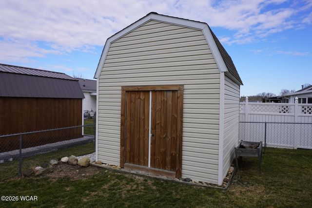 917 Sunrise Drive, Wapakoneta, OH 45895