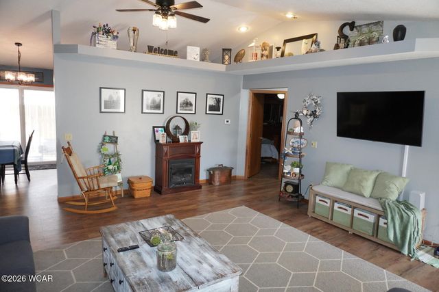 917 Sunrise Drive, Wapakoneta, OH 45895