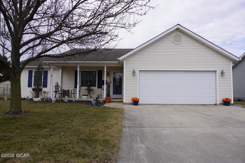 917 Sunrise Drive, Wapakoneta, OH 45895