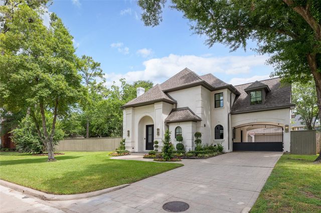 25 Woodsborough Circle, Spring Valley Village, TX 77055
