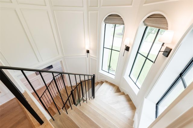 25 Woodsborough Circle, Spring Valley Village, TX 77055