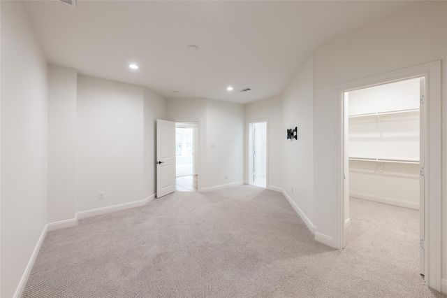25 Woodsborough Circle, Spring Valley Village, TX 77055