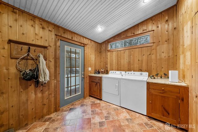 402 Main Street, Manalapan, NJ 07726