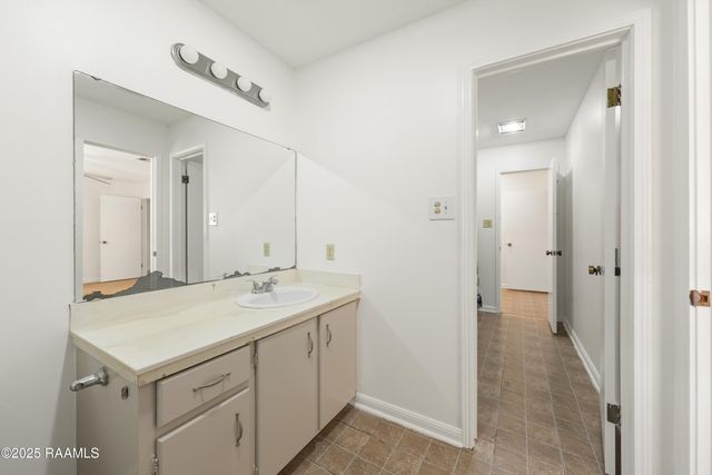 206 Dublin Circle E, Lafayette, LA 70506