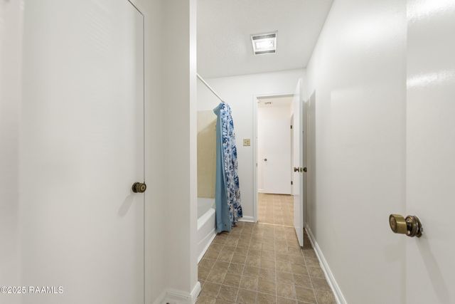 206 Dublin Circle E, Lafayette, LA 70506