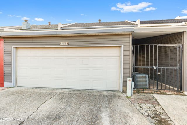 206 Dublin Circle E, Lafayette, LA 70506