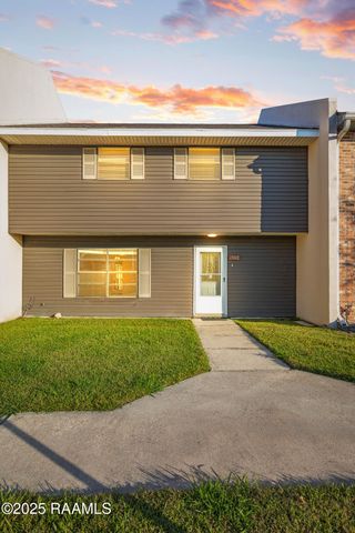 206 Dublin Circle E, Lafayette, LA 70506