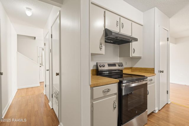 206 Dublin Circle E, Lafayette, LA 70506