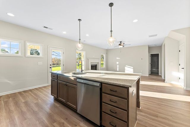 575 Mountain View Road, Hamilton, GA 31811