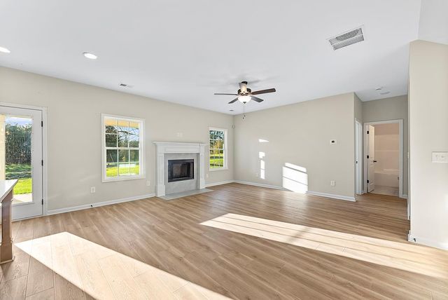 575 Mountain View Road, Hamilton, GA 31811