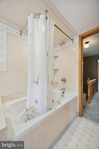 4052 CENTER AVE, Lafayette Hill, PA 19444