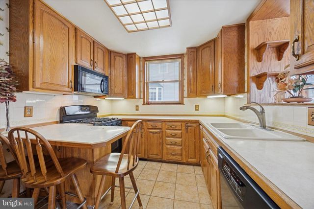 4052 CENTER AVE, Lafayette Hill, PA 19444