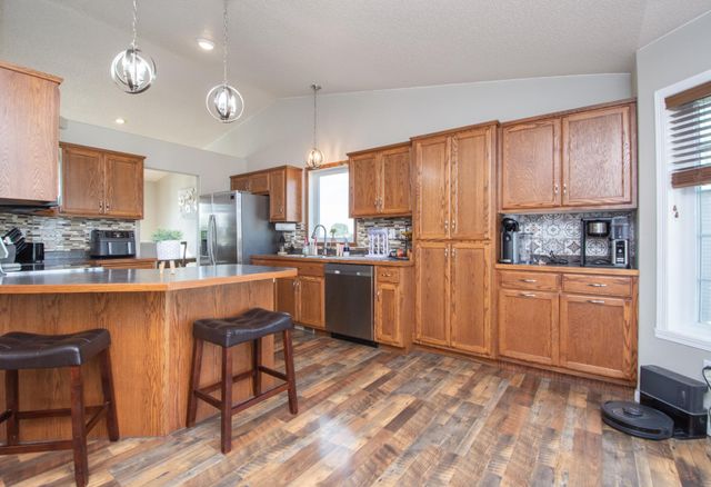 4407 15th Street S, Moorhead, MN 56560