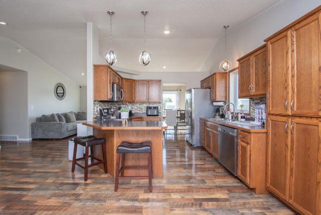 4407 15th Street S, Moorhead, MN 56560