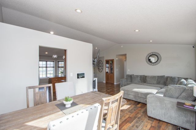 4407 15th Street S, Moorhead, MN 56560