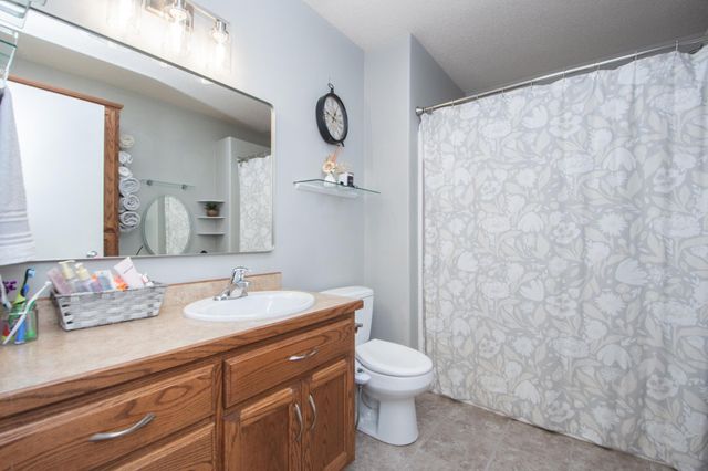 4407 15th Street S, Moorhead, MN 56560