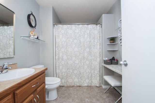 4407 15th Street S, Moorhead, MN 56560