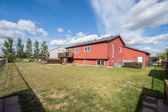 4407 15th Street S, Moorhead, MN 56560