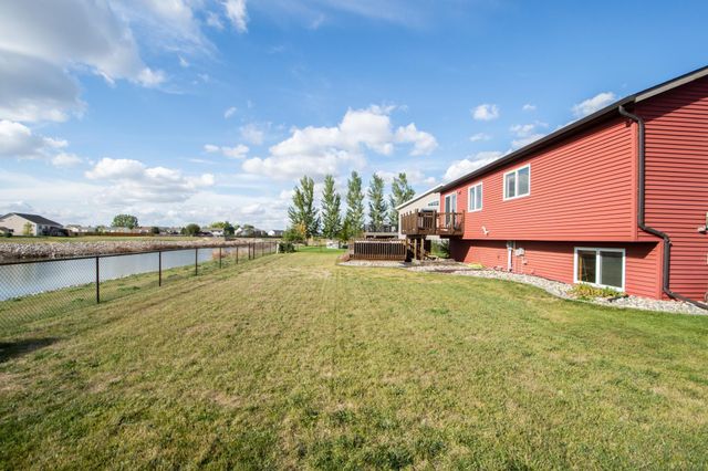 4407 15th Street S, Moorhead, MN 56560