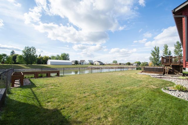 4407 15th Street S, Moorhead, MN 56560