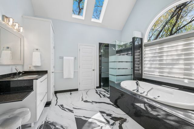 6112 Pleasant View, Cary, IL 60013