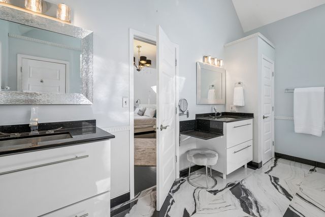 6112 Pleasant View, Cary, IL 60013