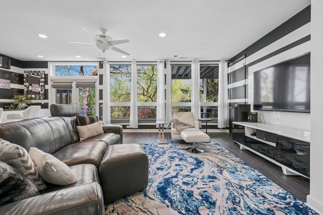 6112 Pleasant View, Cary, IL 60013