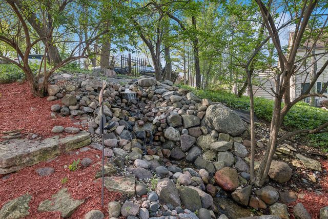 6112 Pleasant View, Cary, IL 60013