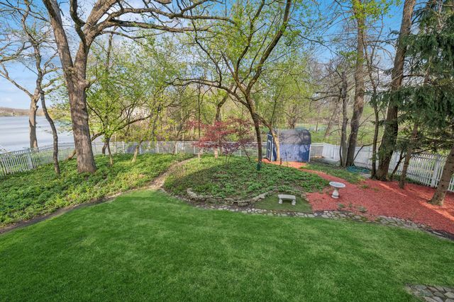 6112 Pleasant View, Cary, IL 60013