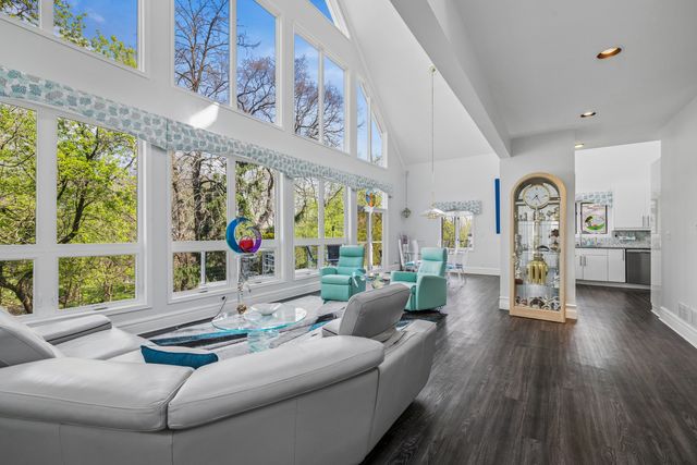6112 Pleasant View, Cary, IL 60013