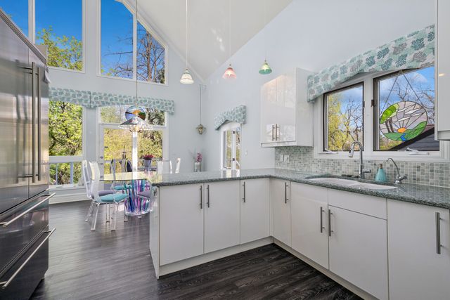 6112 Pleasant View, Cary, IL 60013