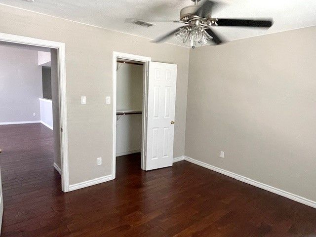 9705 Raven Lane, Irving, TX 75063