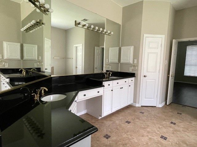 9705 Raven Lane, Irving, TX 75063