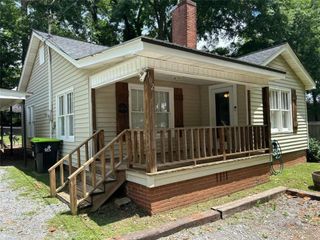 102 W Fairmount Avenue W, Cedartown, GA 30125