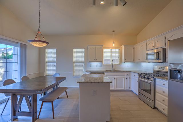 7215 Tricia Road NE, Albuquerque, NM 87113