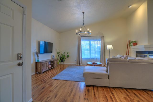 7215 Tricia Road NE, Albuquerque, NM 87113